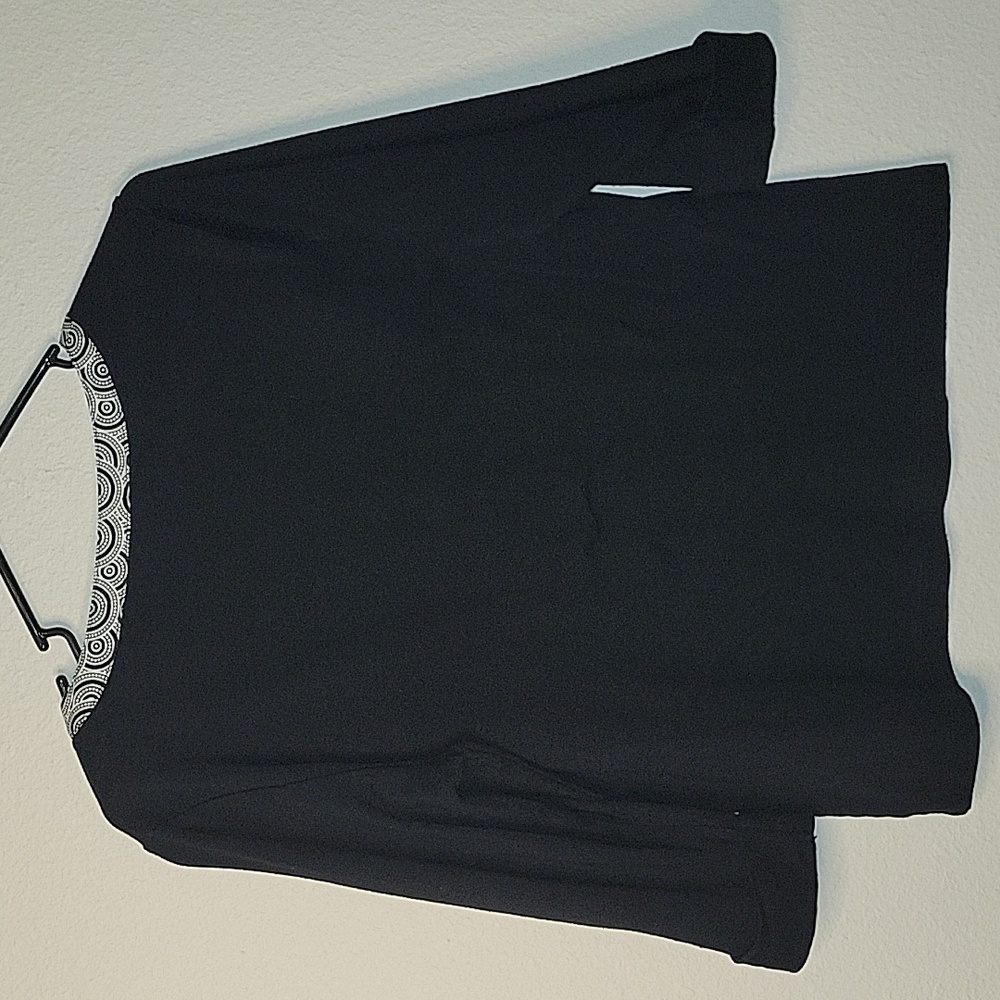 Karen Scott Petites Top, 3/4 Roll Tab Sleeve, LP, Black, EUC - Picture 4 of 6